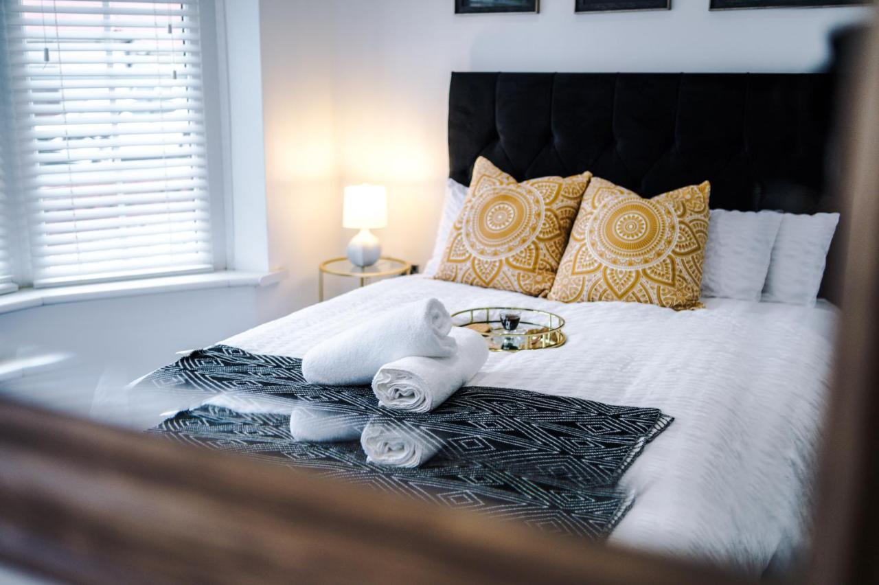 Only Family Groups - Pets Stay For Free - Sleeps 8 - Sofabed 블랙풀 외부 사진