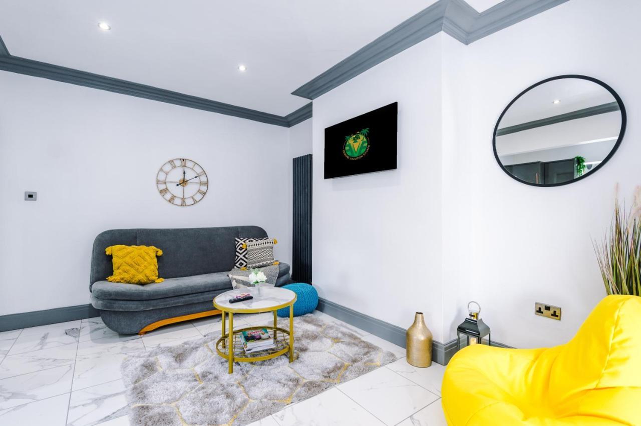 Only Family Groups - Pets Stay For Free - Sleeps 8 - Sofabed 블랙풀 외부 사진