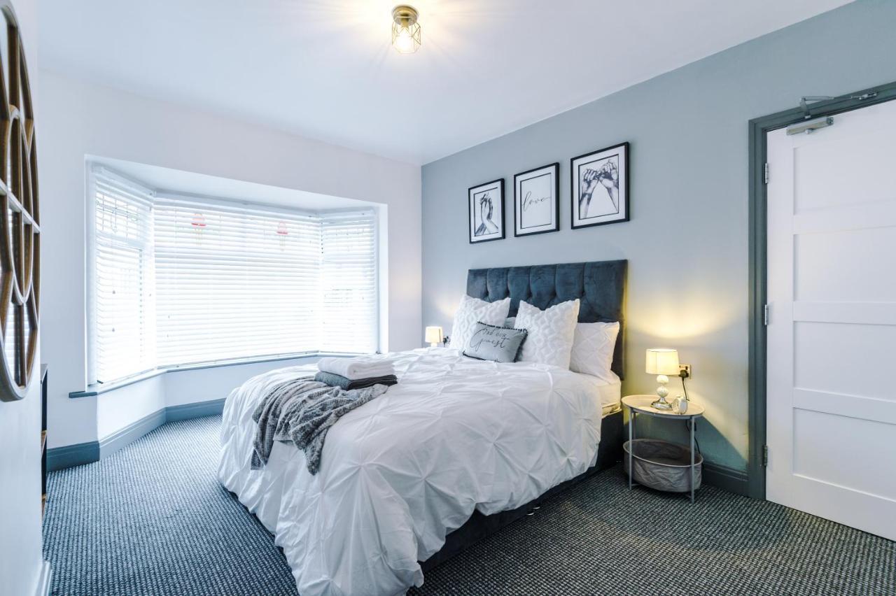 Only Family Groups - Pets Stay For Free - Sleeps 8 - Sofabed 블랙풀 외부 사진